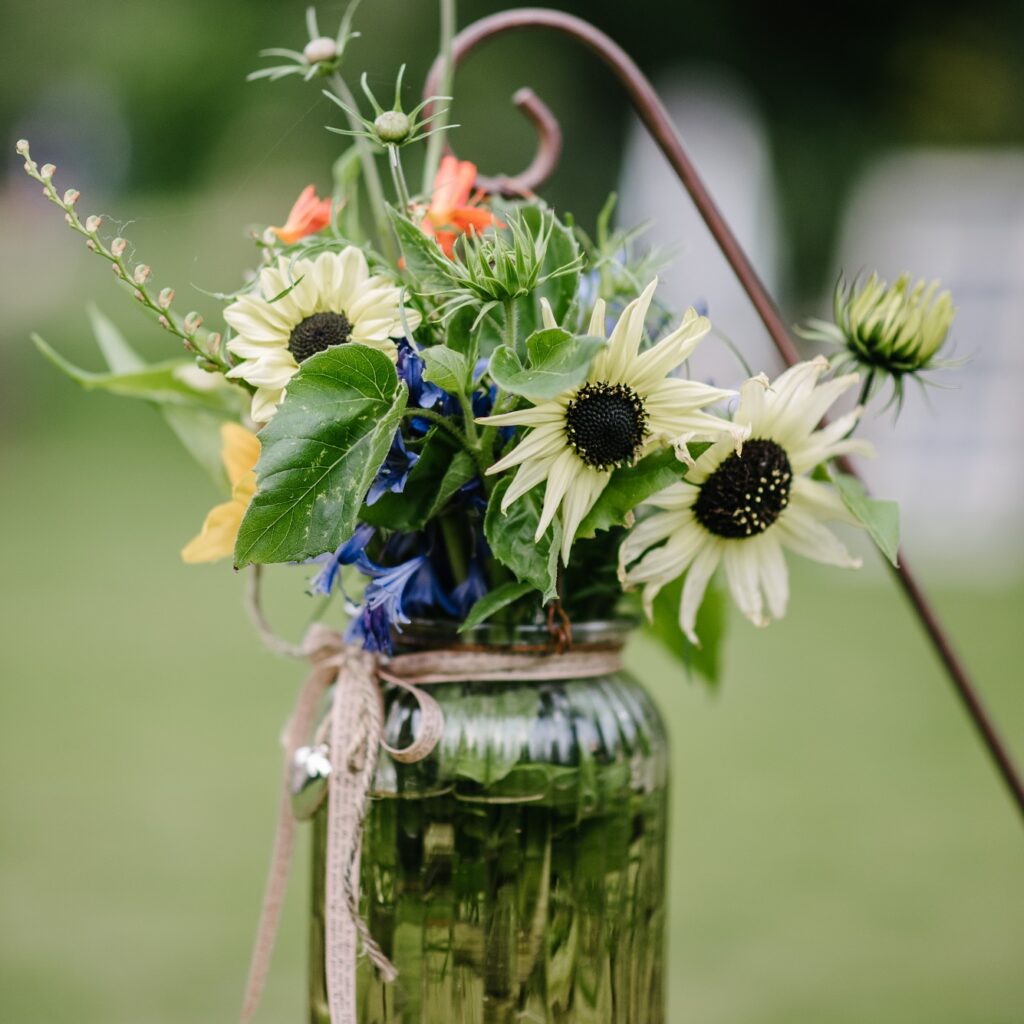 Flower jar decorations for lawn games